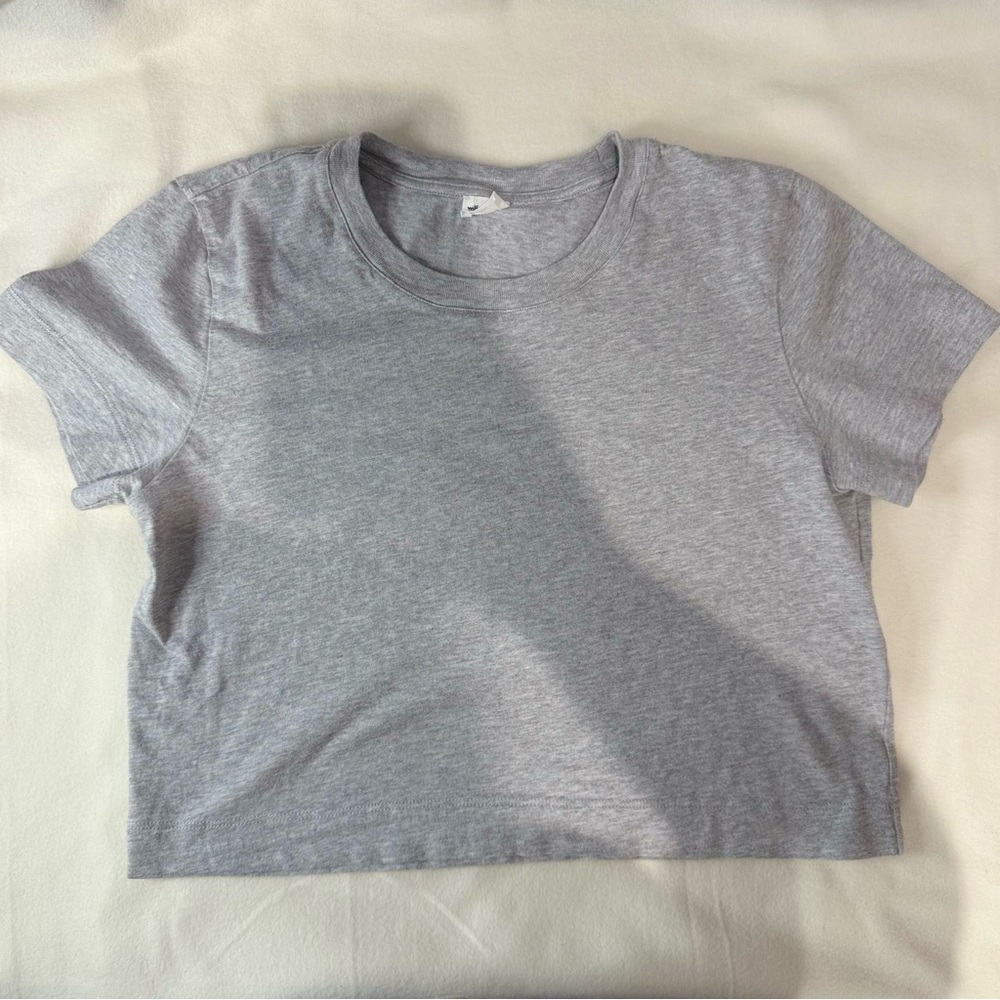 Wilfred Free Grey Cropped T-Shirt – Aritzia